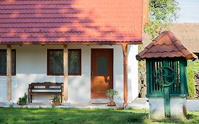 Almafás Apartmanház Őrség